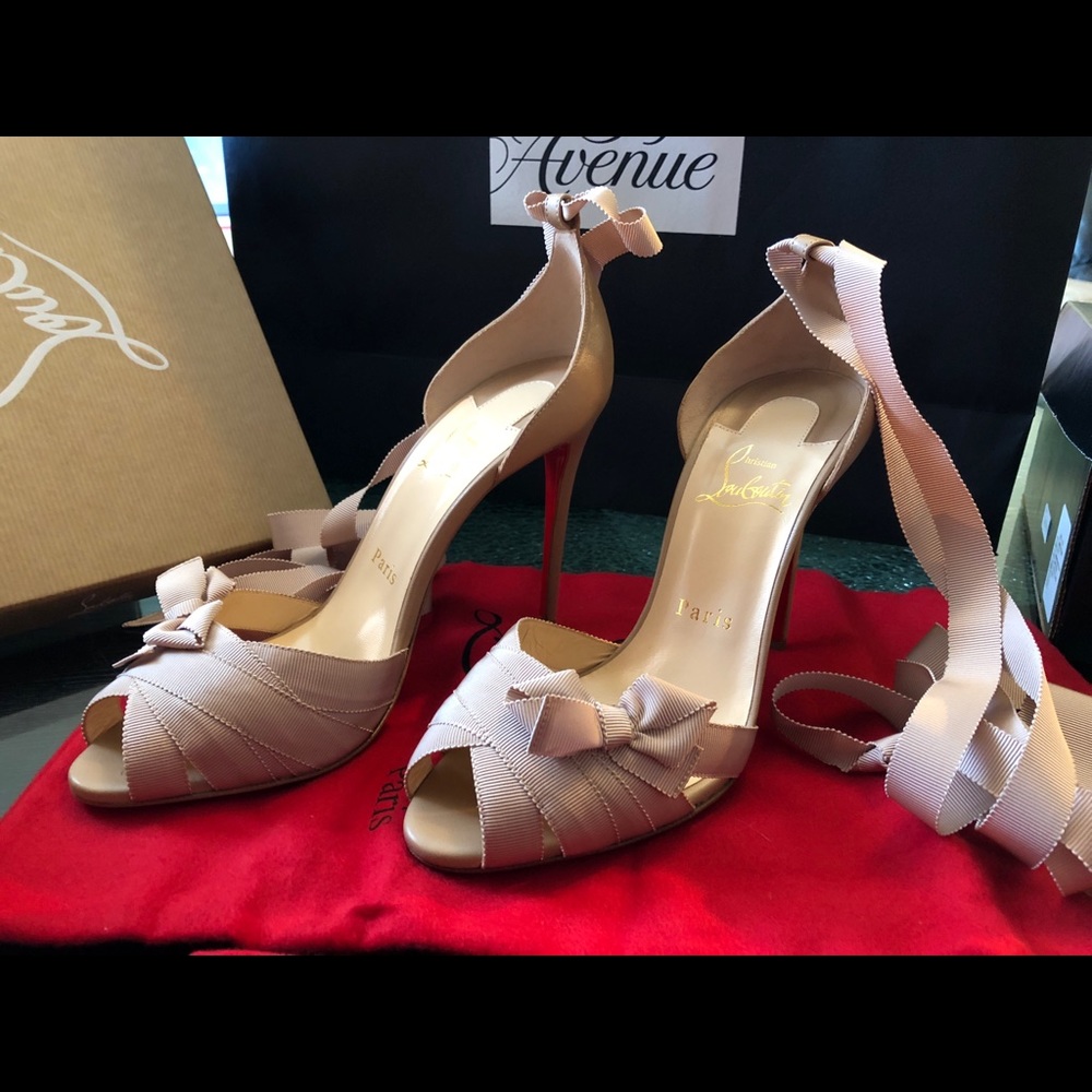 Christian Louboutin Christeriva Nude Shoes NWT